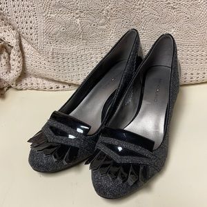 Bandolino 6.5 gray black heels 2”